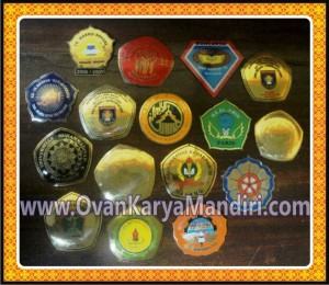 Medali Kalung Wisuda Lencana Wisuda CV.OvanKaryaMandiri di Malang
