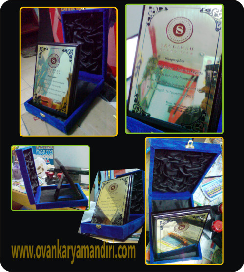 Vandel_Plakat.Kuningan_Box.Bludru Produk_ovankaryamandiri